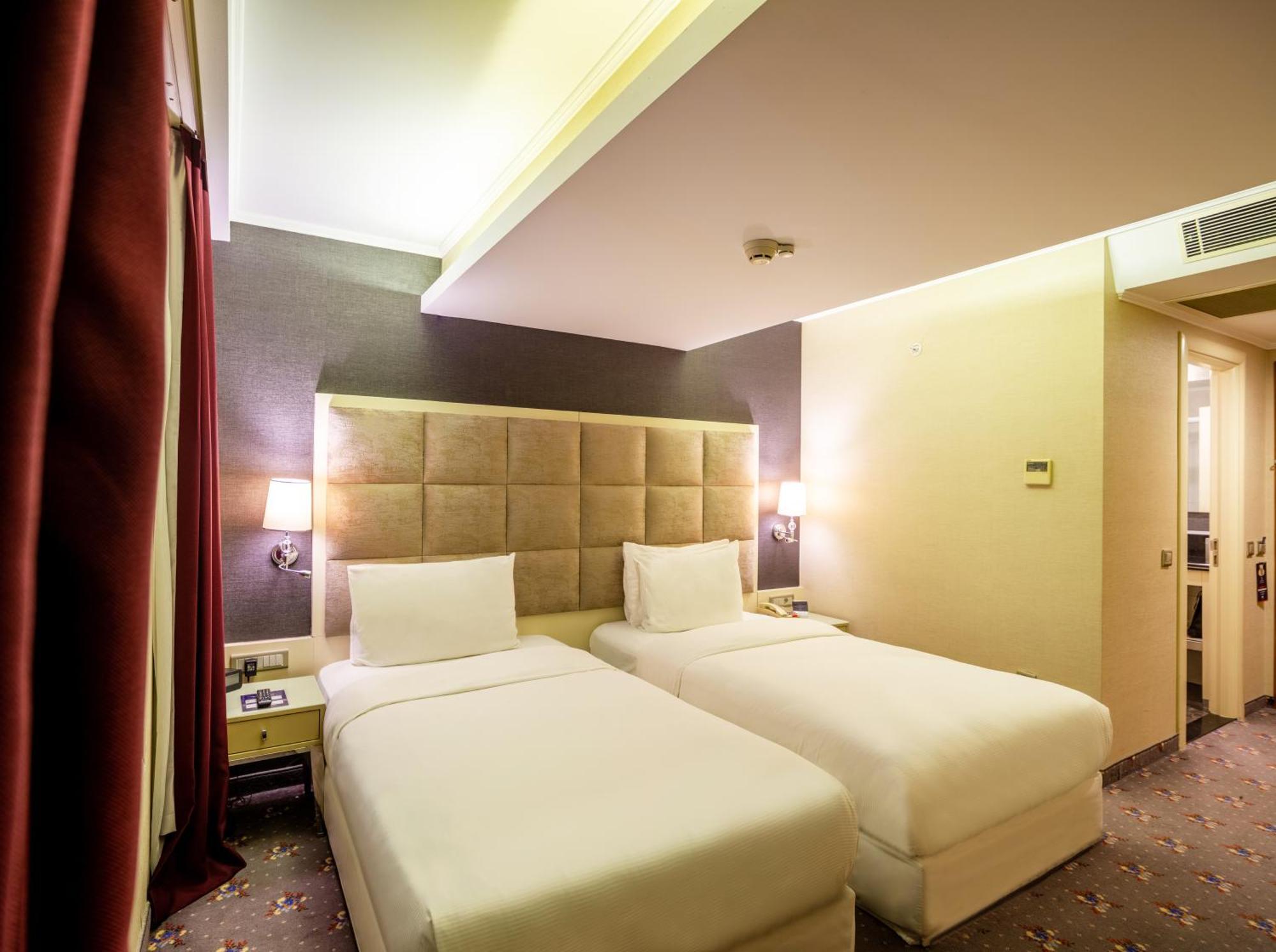 Doubletree By Hilton Izmir - Alsancak Esmirna Exterior foto