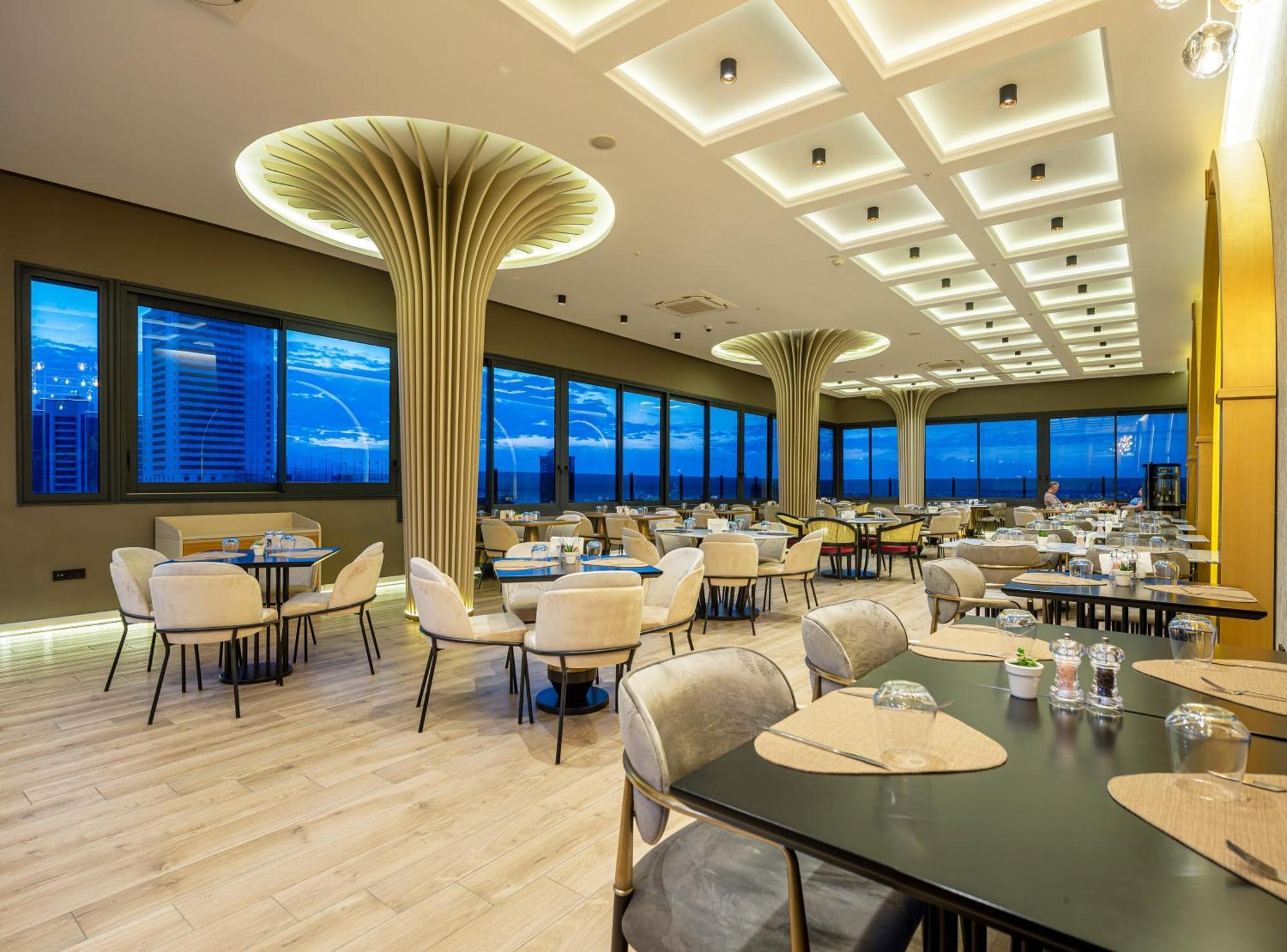 Doubletree By Hilton Izmir - Alsancak Esmirna Exterior foto