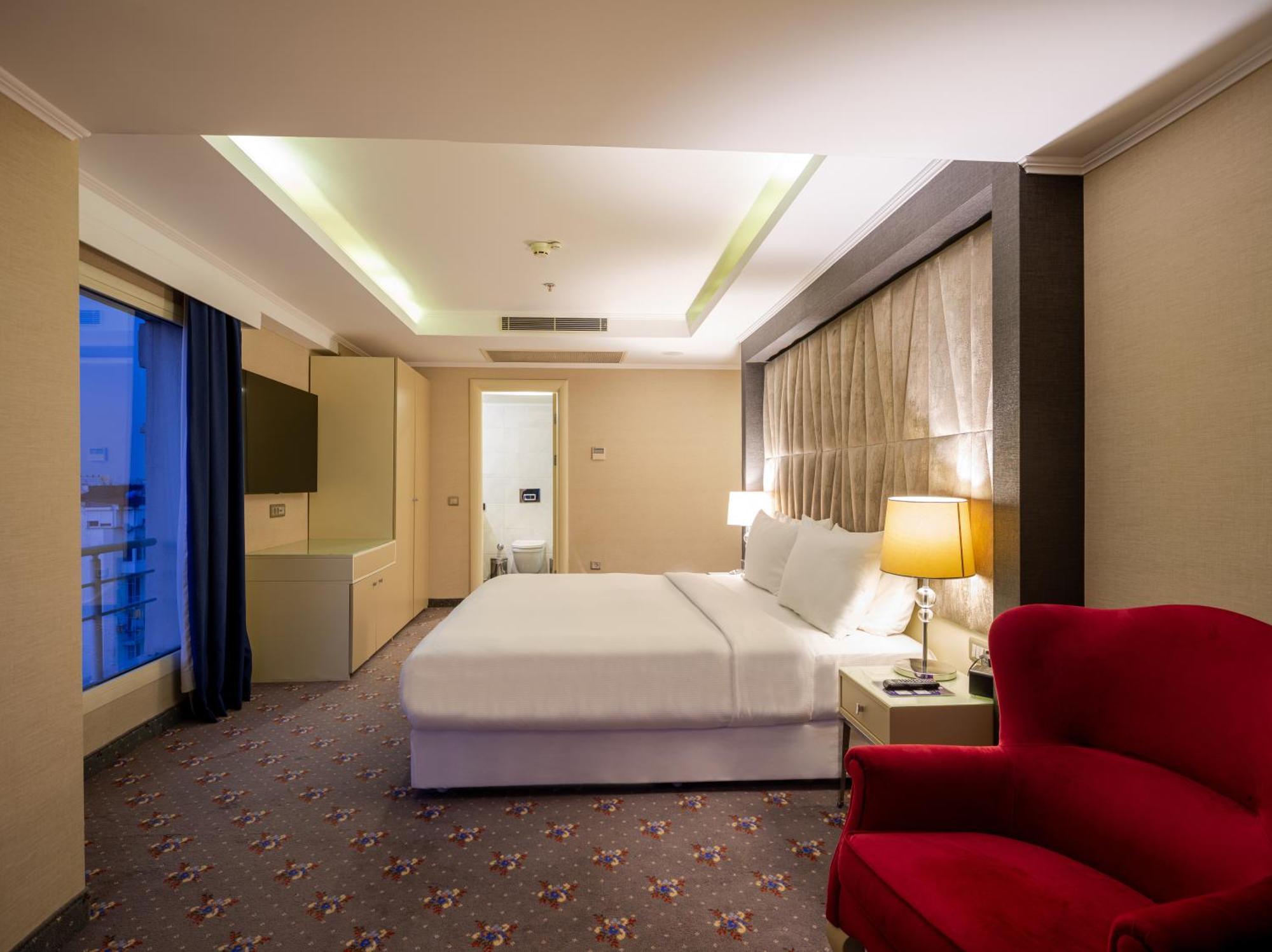 Doubletree By Hilton Izmir - Alsancak Esmirna Exterior foto