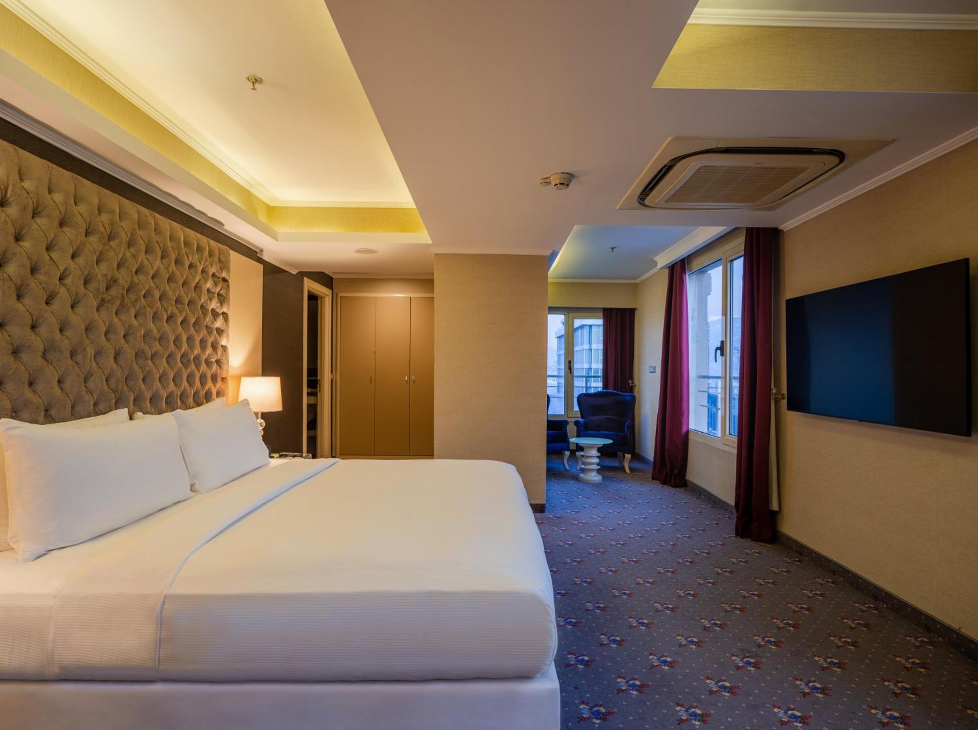 Doubletree By Hilton Izmir - Alsancak Esmirna Exterior foto