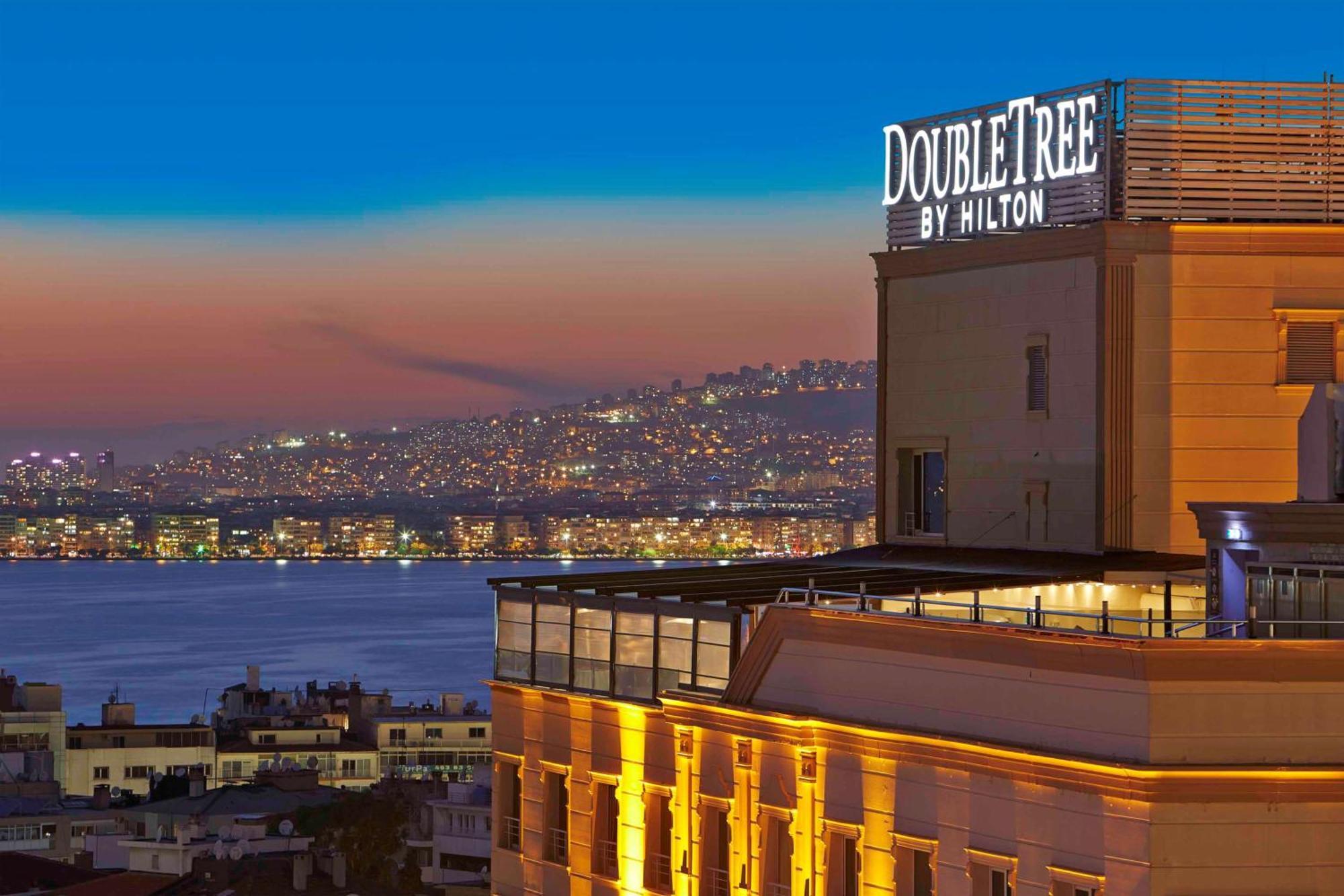 Doubletree By Hilton Izmir - Alsancak Esmirna Exterior foto