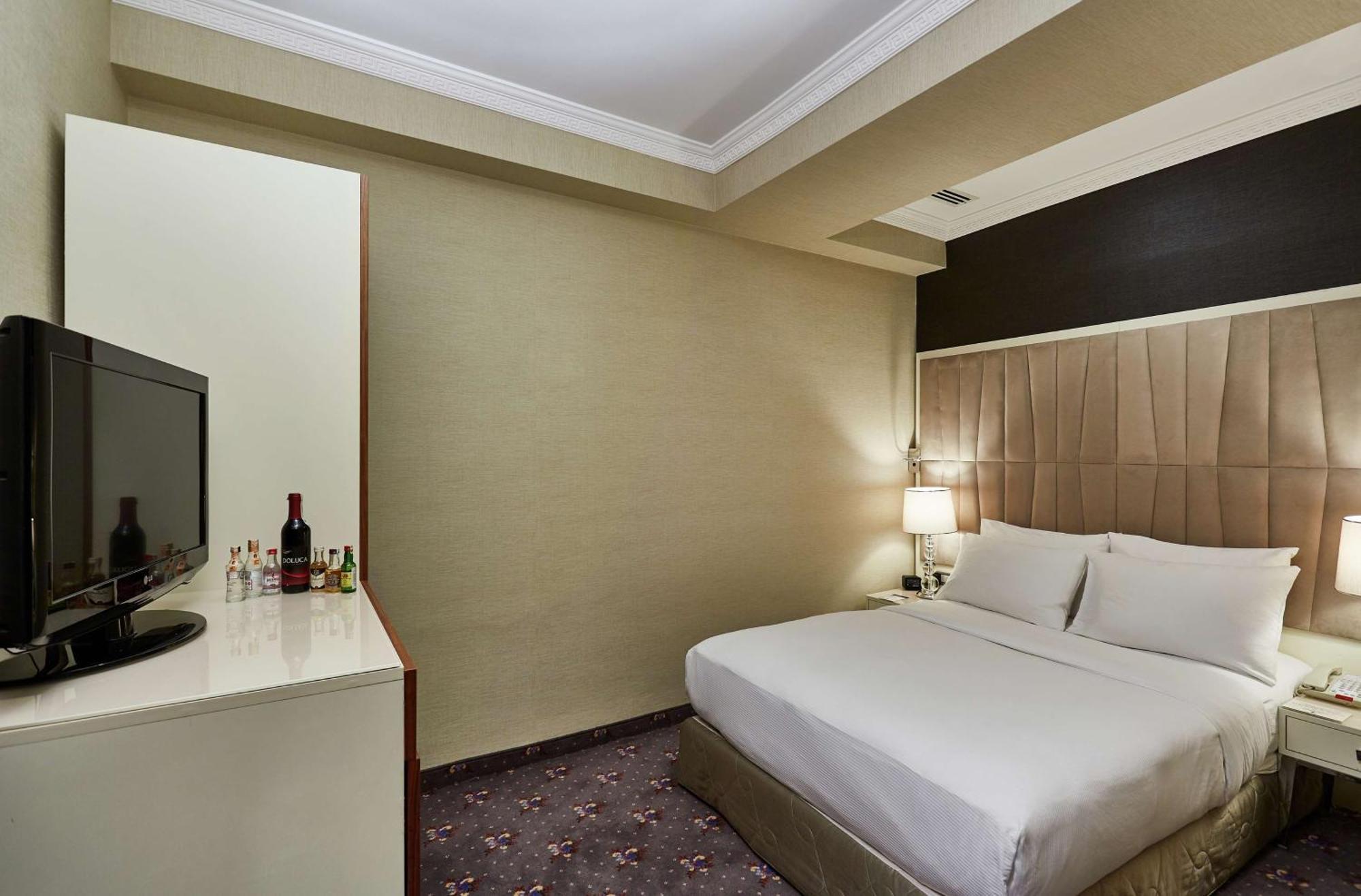 Doubletree By Hilton Izmir - Alsancak Esmirna Exterior foto