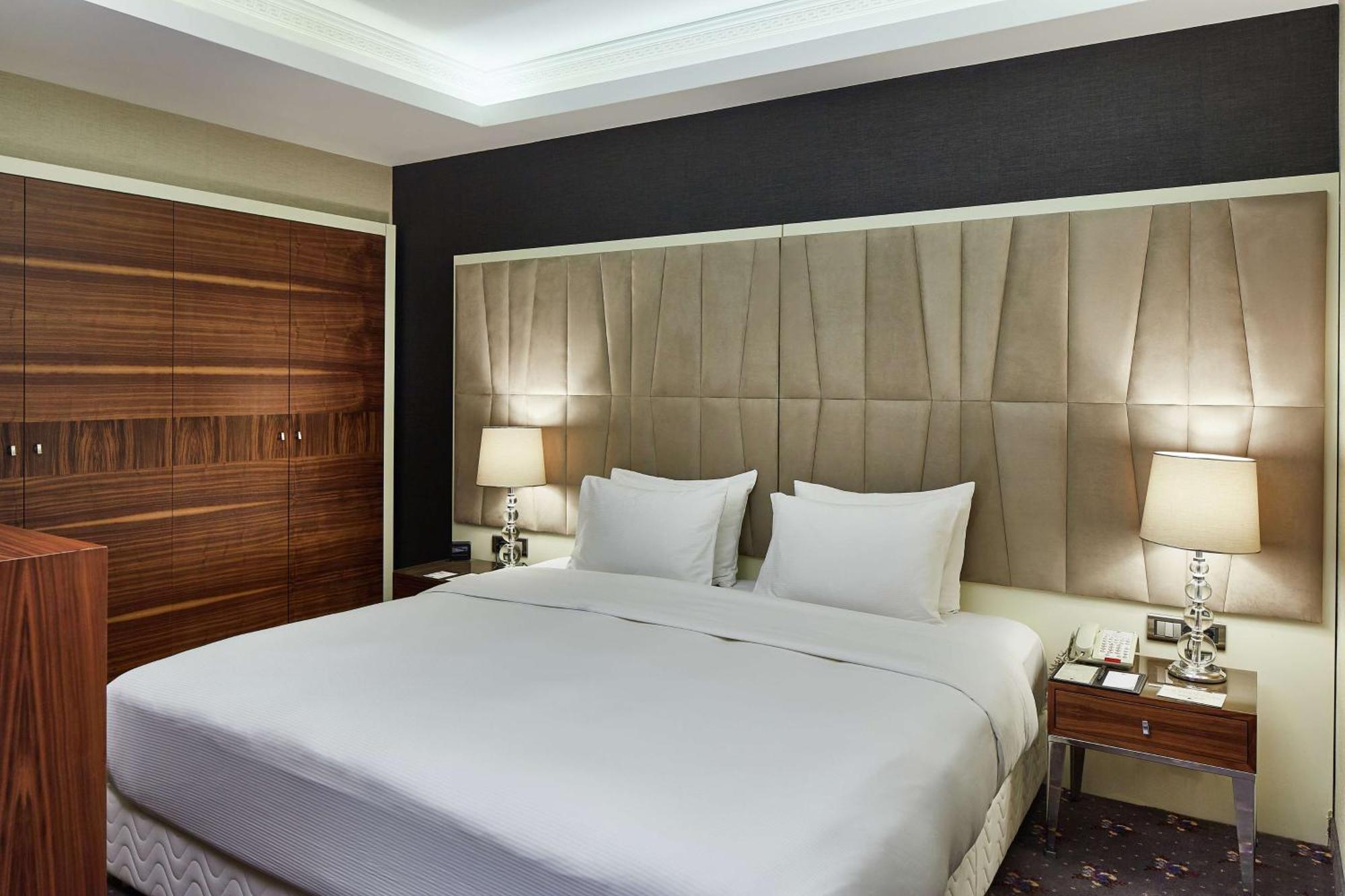 Doubletree By Hilton Izmir - Alsancak Esmirna Exterior foto