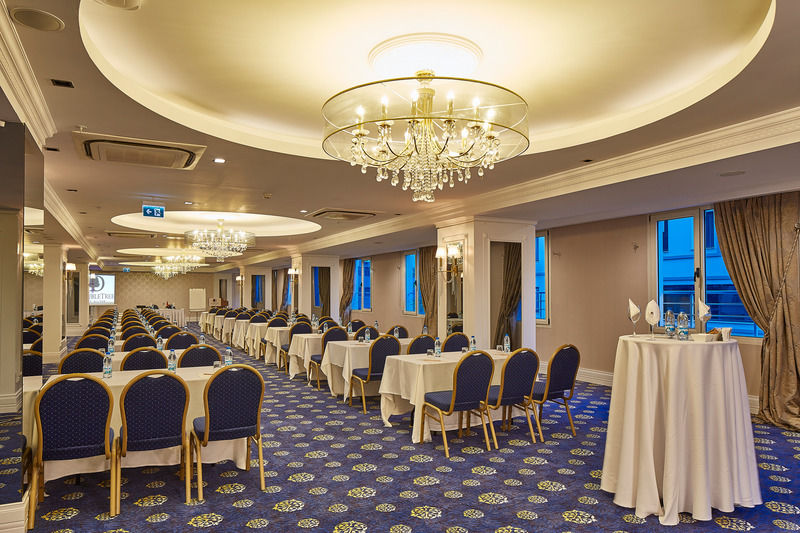 Doubletree By Hilton Izmir - Alsancak Esmirna Exterior foto